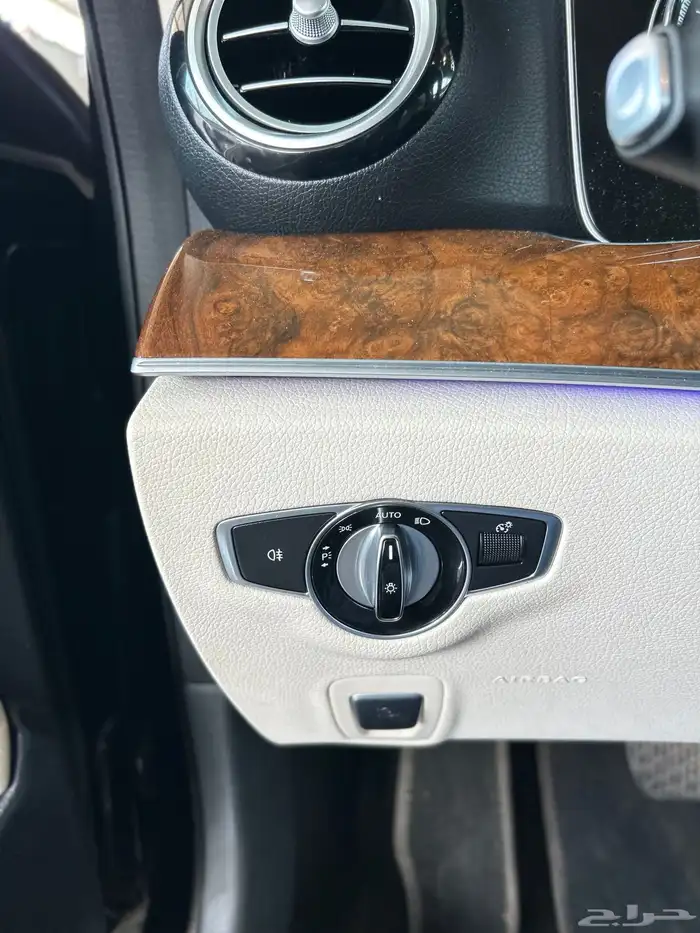 مرسيدس E200 2019 22