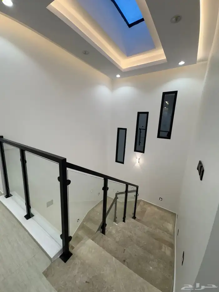 للبيع بأحد رفيده روف علوي دور ثاني مع ملحق تشطيب vip 19