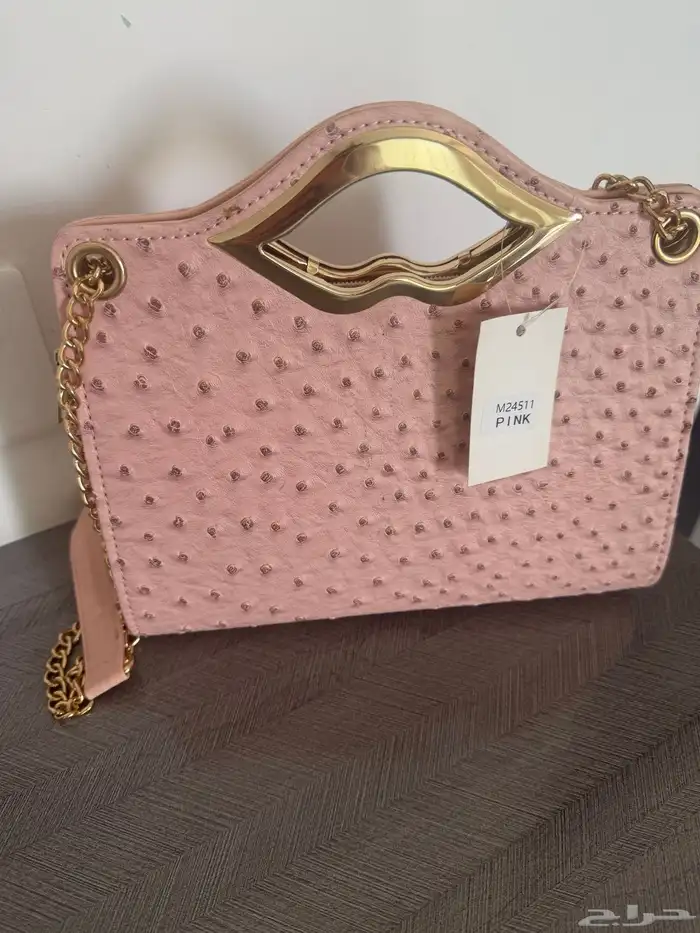 للبيع شنط نسائيه باسعار رخيصه 1