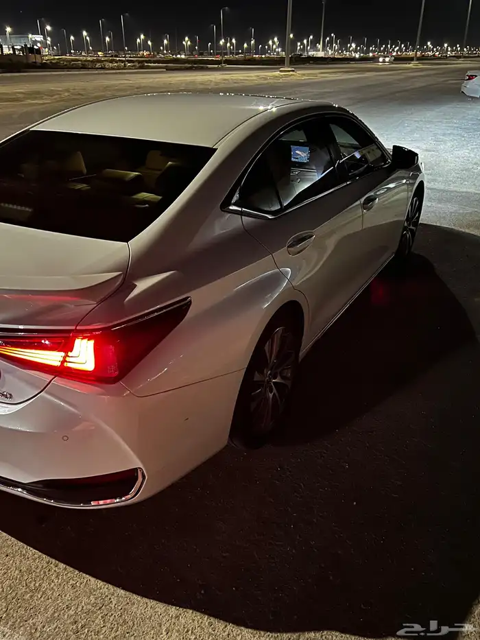 لكزس ES250 شرط الفحص 3