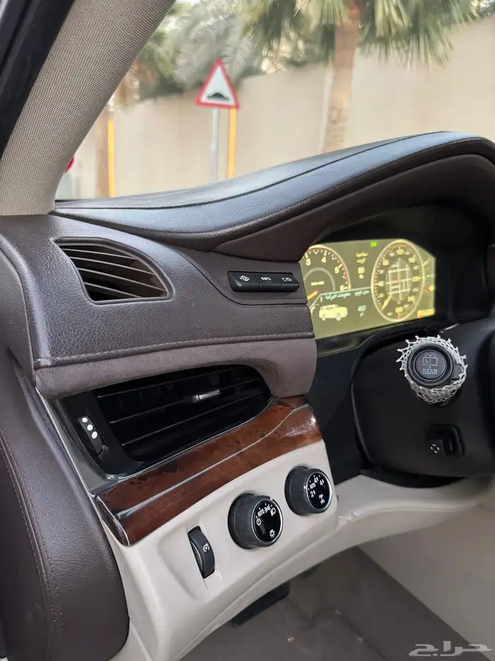 اسكاليد 2015 قصير سعودي اعلى فئه بحالة الوكاله 24