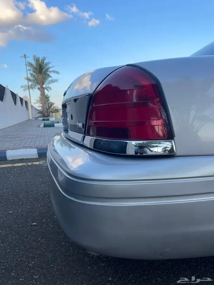 فورد فكتوريا 11 بودي ومحركات بلد 8