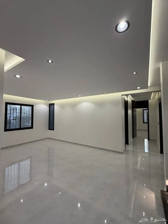 للبيع فلل فاخرة مكونه من دورين وملحق بمخطط 6 طريق الثمانين 19