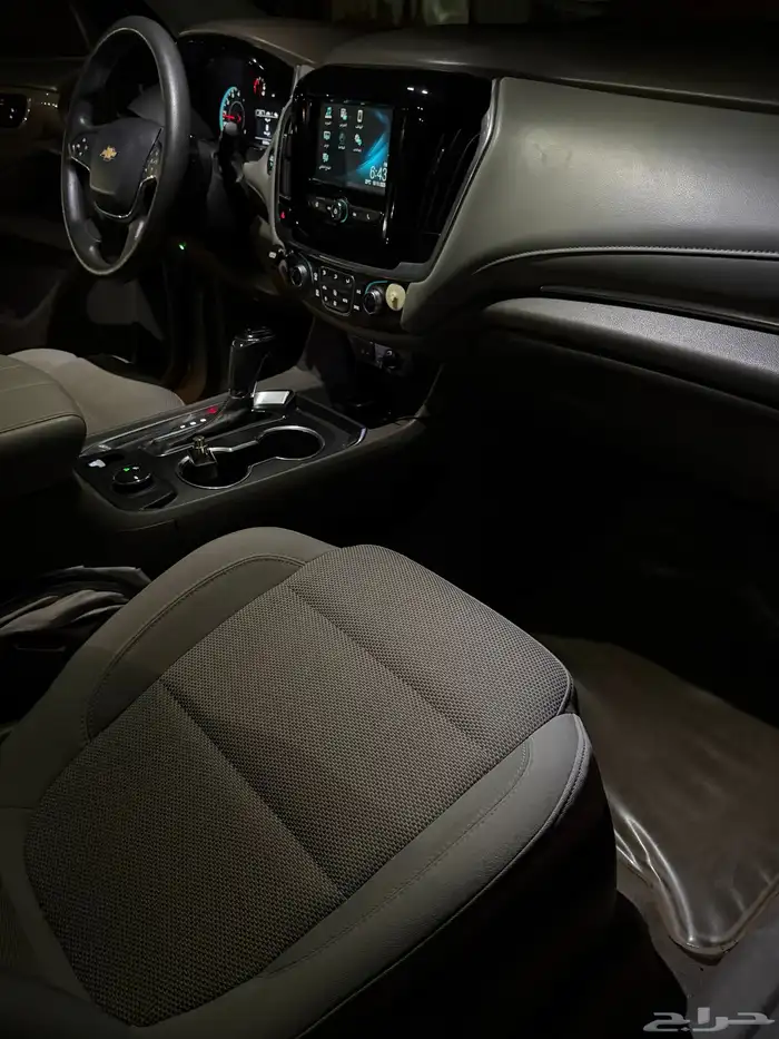 شيفروليه ترافيرس 8