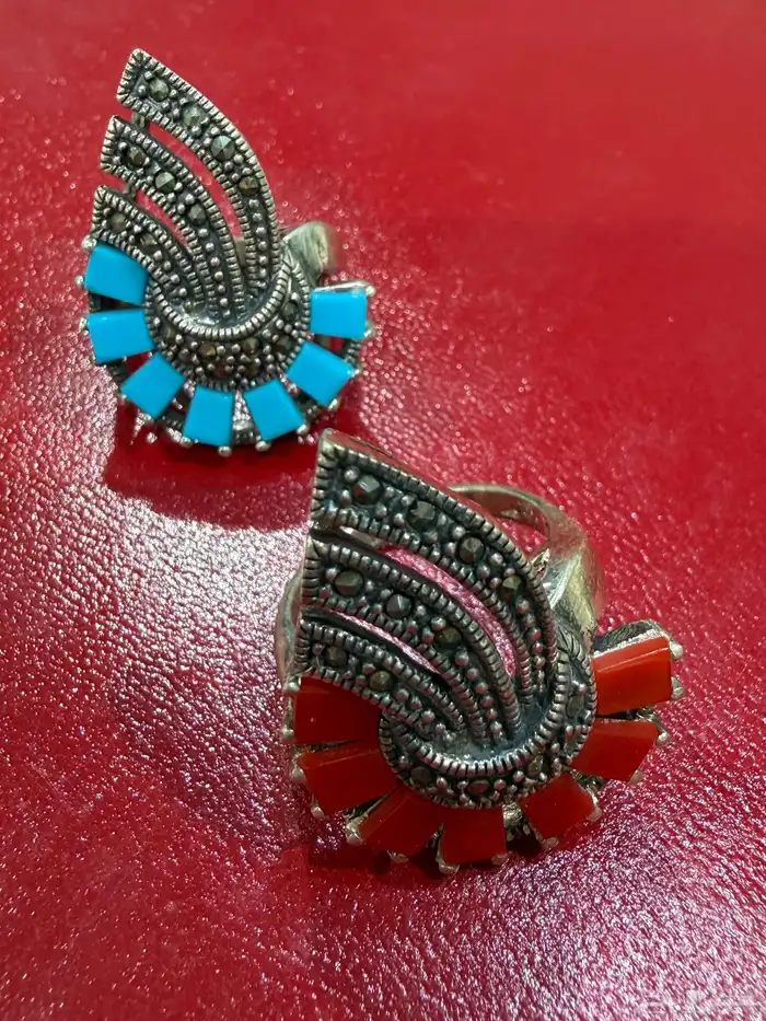 خاتم فضة نسائي إيطالي عيار 925 مرصع بفصوص فيروزي ومرجاني 1