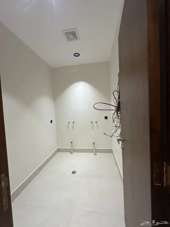 للبيع شقق بمدخل مستقل بحى حسام خميس مشيط 11