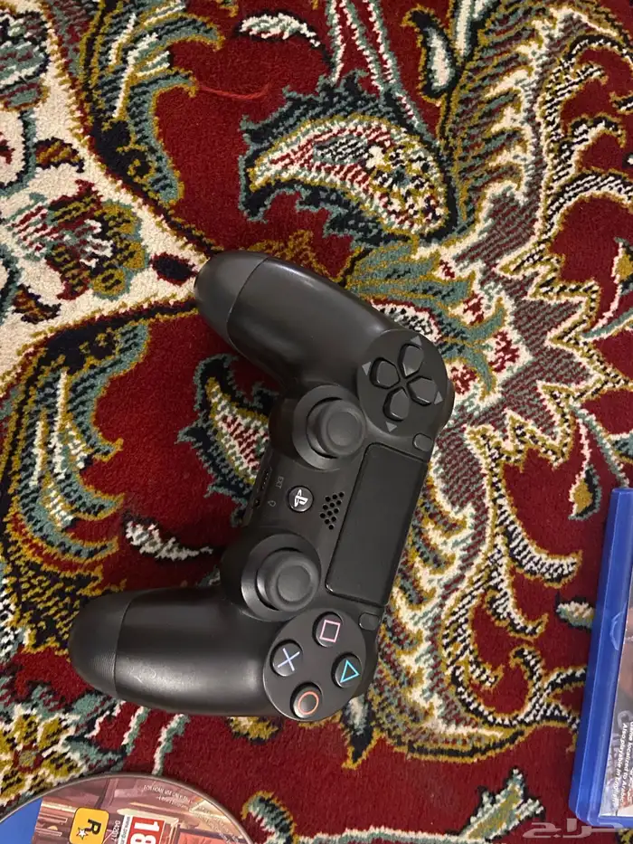 سوني 4 معه خمسه أقراص ويده وحده R3 خربان بس يمديك تصلحه 5