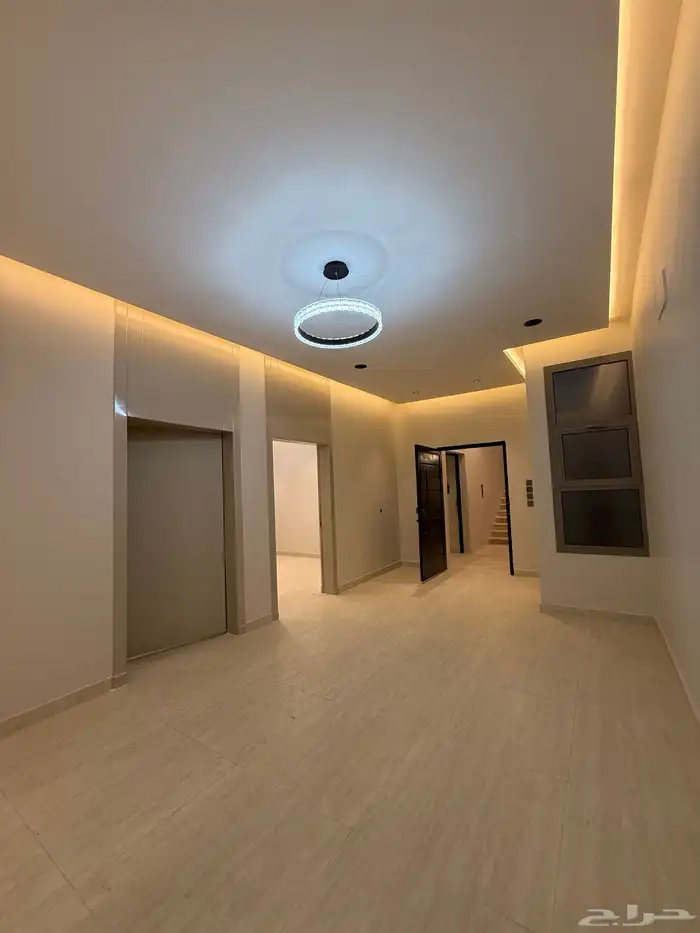 للبيع روف علوي 9 غرف سعر 750 الف قرب ضمك وكوبري باحص 12