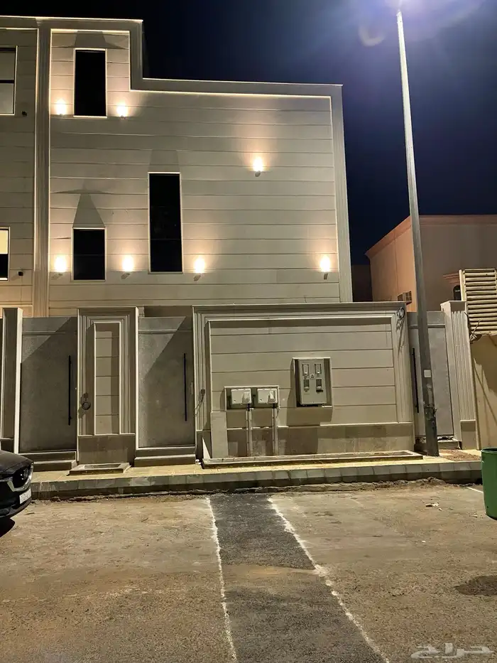 للبيع شقة ارضية و شقة علوية 0