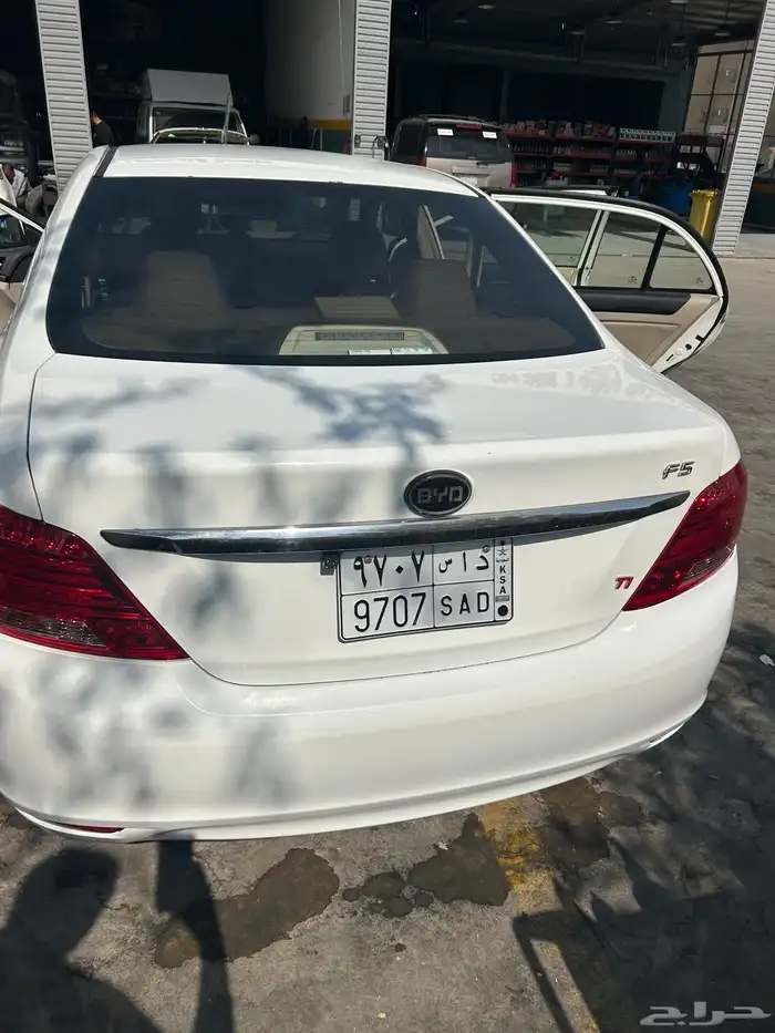 سيارة نظيفة جدا موديل 2014 6