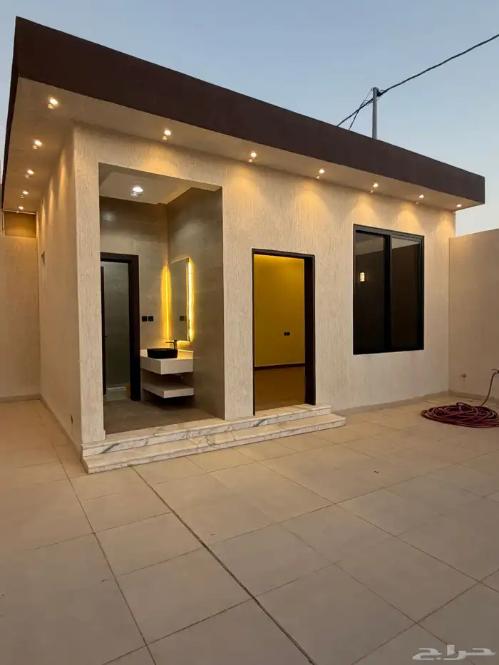 للبيع فيلا كبيره مودرن البكيريه حي الرياض 11