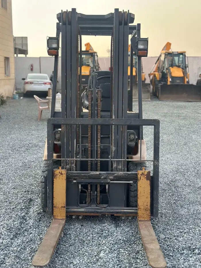 رافعة شوكية كونتينر 2 طن كهرباء موديل 2017 نظيفه جدا 3