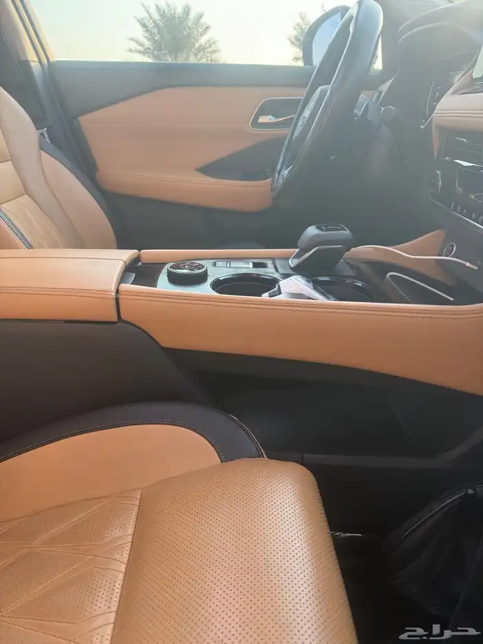 نيسان إكس تريل فل كامل سقف اسود جلد جملي 19