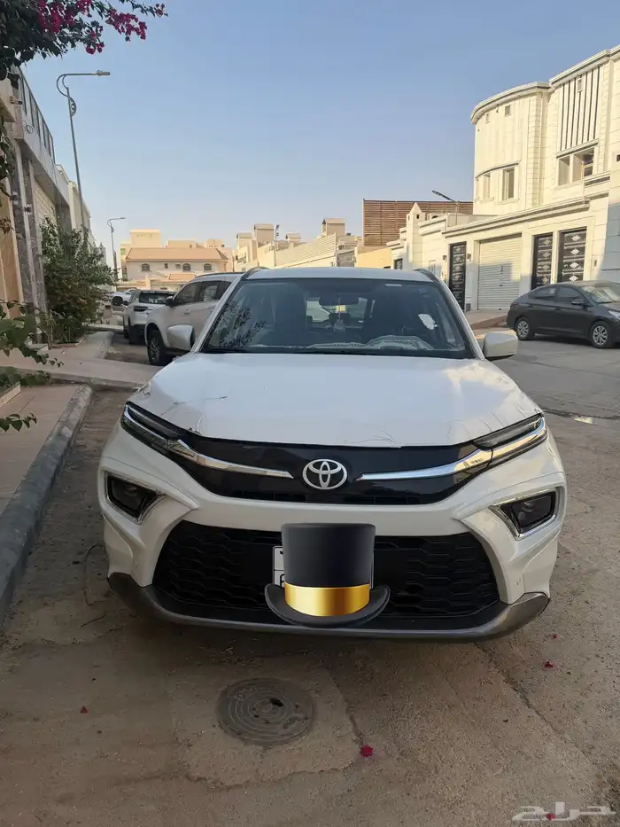 للبيع اوربان كروز توسوتا 2025 8