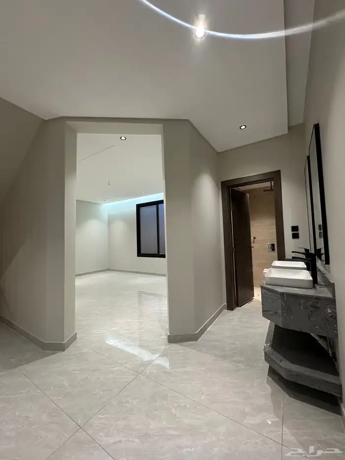 شقه للبيع خمس غرف وصاله 0