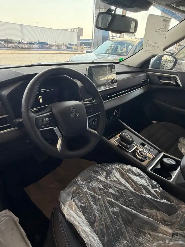 ميتسوبيشي اوتلاندر نص فل لاين 2025 4