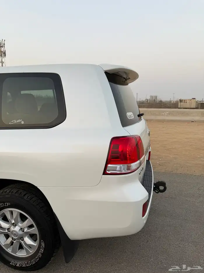 جيب لاندكروزر 2011((مخزن )) 5