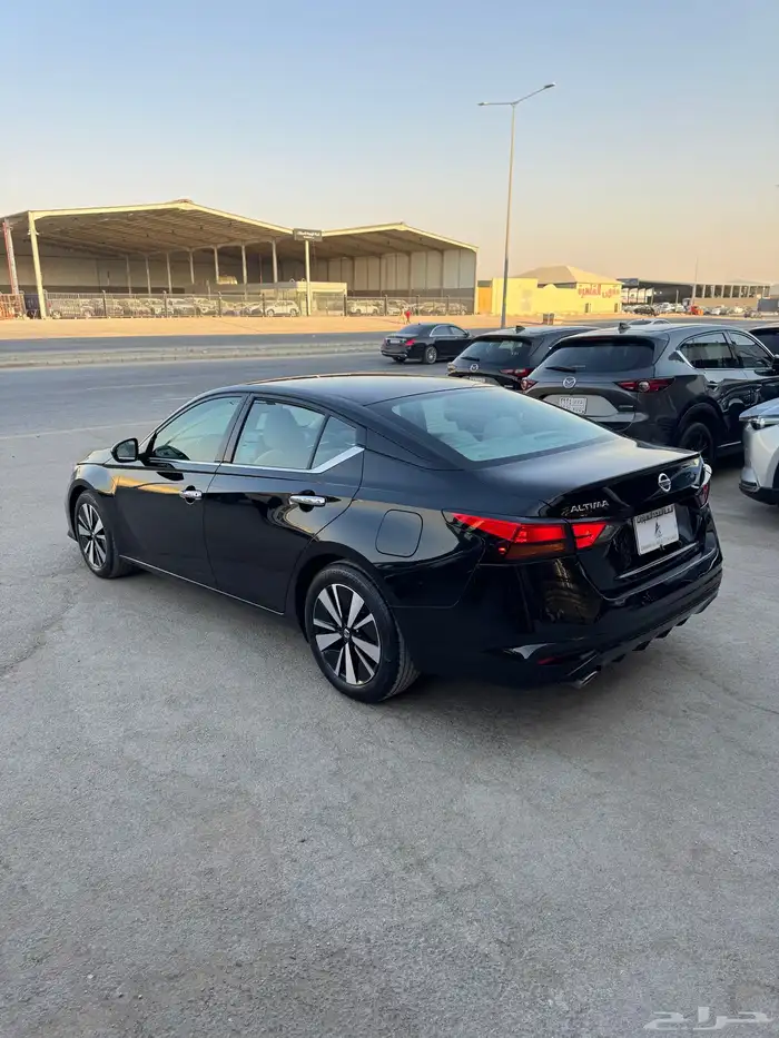 للبيع نيسان التيما 2022- نص فل بحالة الوكاله 4