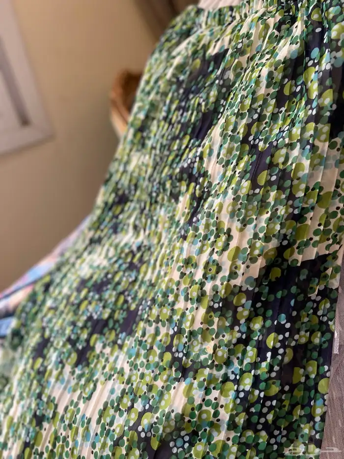 فساتين وجزم بأسعار مناسبه 24