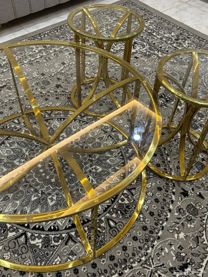 طاوله مع خدمه اثنين 0