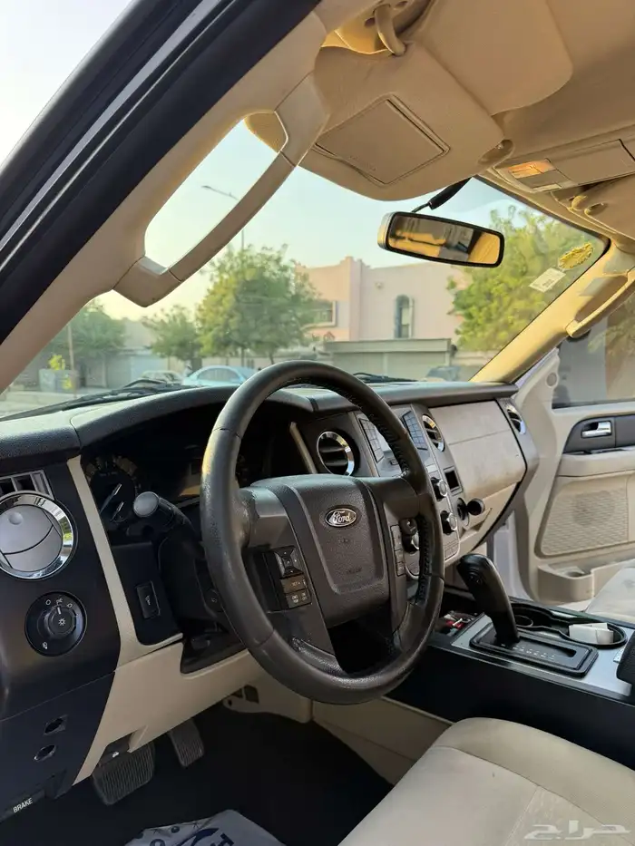 سيارة اكسبديشن فورد للبيع 2015 6