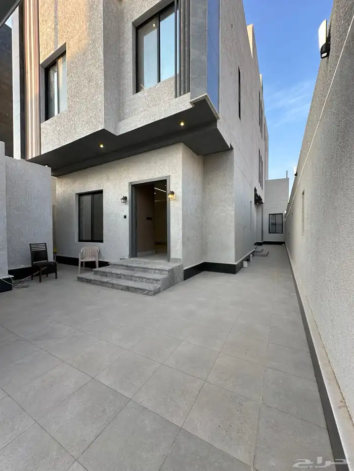 فيلا فاخرة للبيع مذينب مخطط البدراني 1