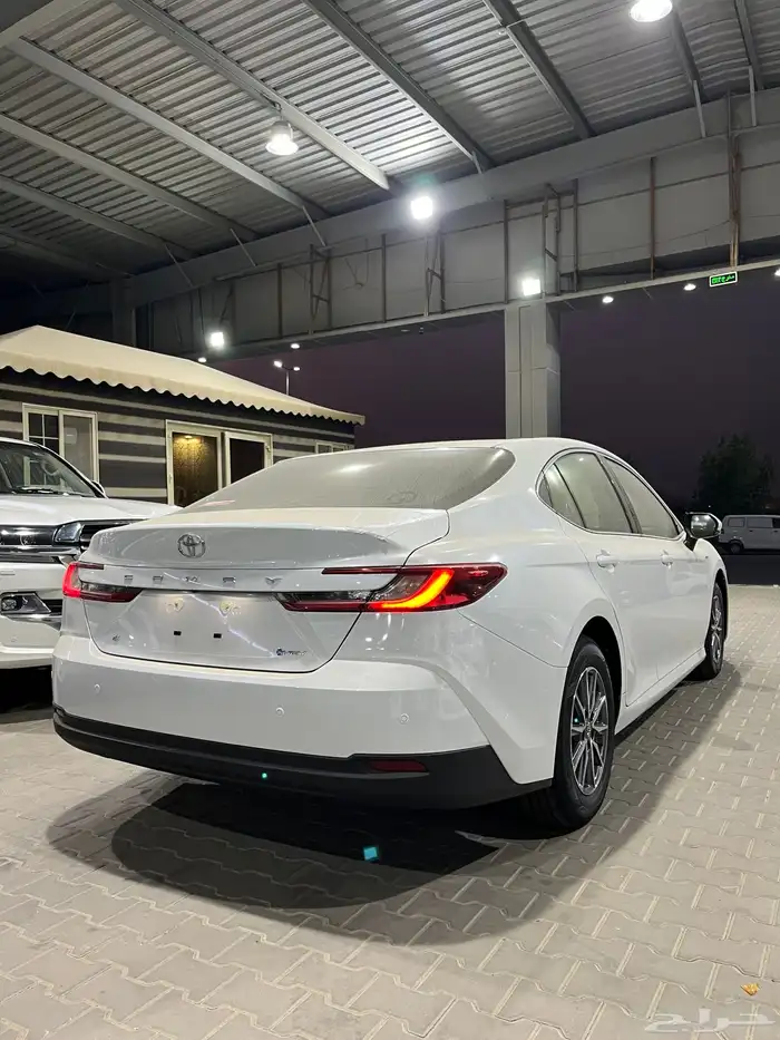 كامري E هايبرد 2025 4