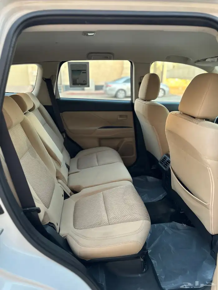 مستبيشى اوتنلاندر 2019 10