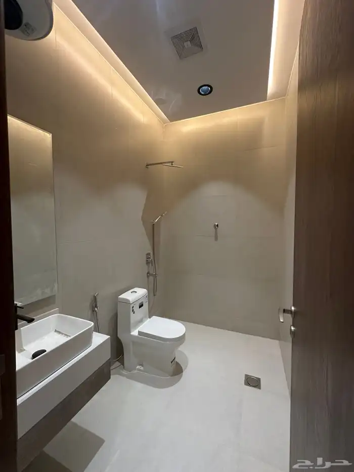 للبيع شقق بمدخل مستقل بحى حسام خميس مشيط 15