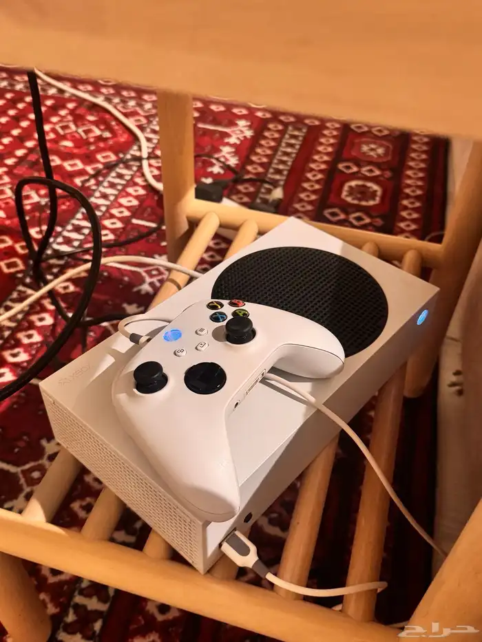 اكس بوكس سيريس S نظيف جدا  مع يدتين (ضمان جرير) 0