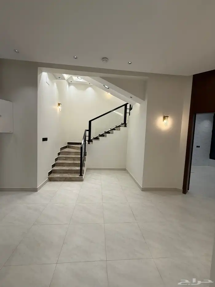 للبيع ارواف ارضيه وعلويه بحوش وسطح خاص الزهور المحاله ابها 16