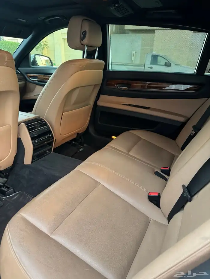ابيض bmw 2014 الفئة 730 العملية 9