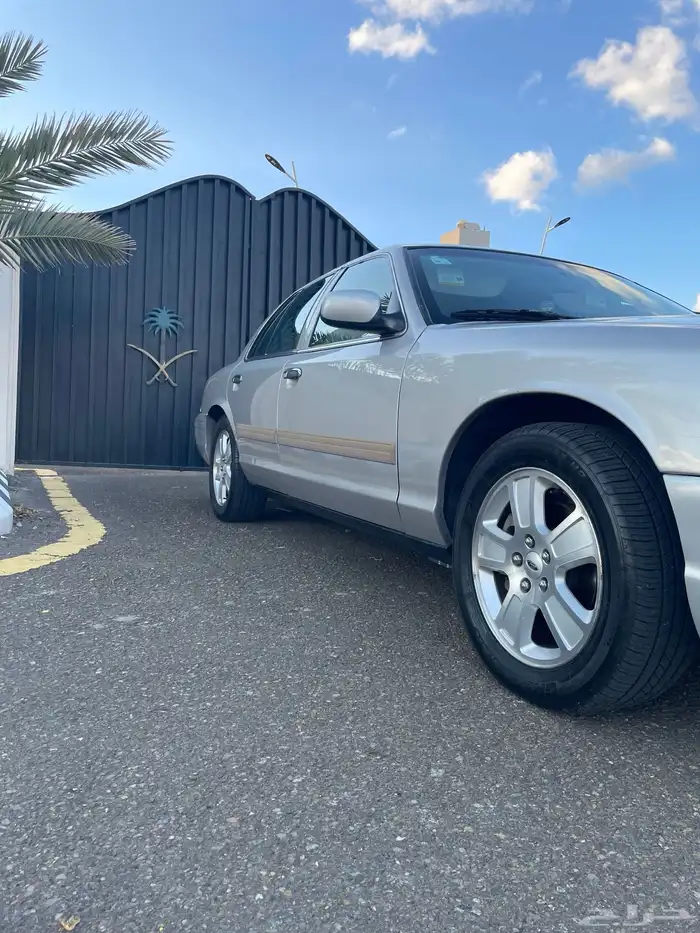 فورد فكتوريا 11 بودي ومحركات بلد 25