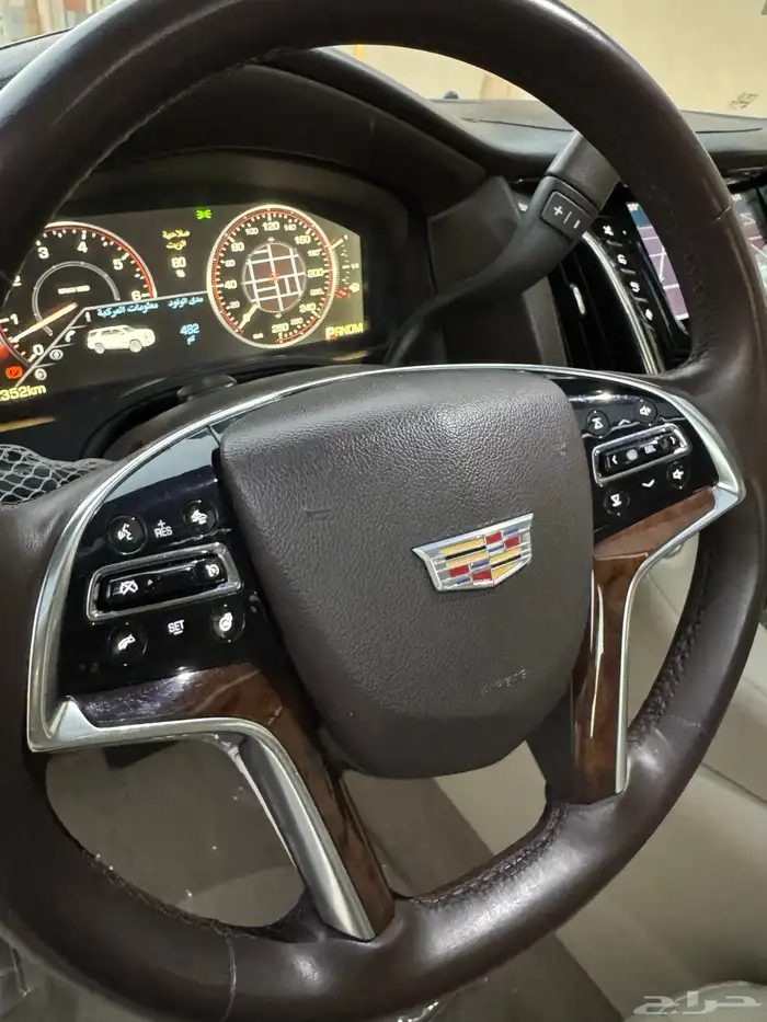 اسكاليد 2015 قصير سعودي اعلى فئه بحالة الوكاله 29