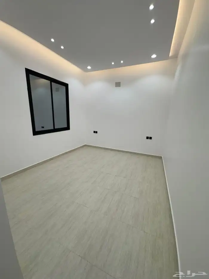 للبيع بأحد رفيده روف علوي دور ثاني مع ملحق تشطيب vip 22