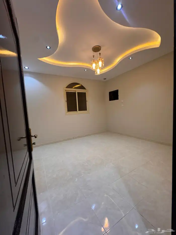 شقه دور ثاني حي البوادي للبيع 380 الف 10