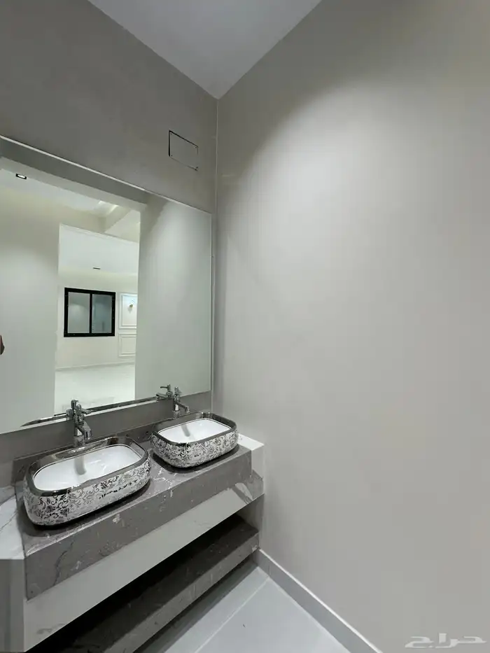 للبيع شقق بمداخل سياره بحى المعارض خميس مشيط 11