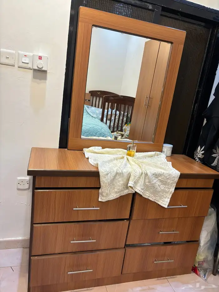 اثاث للبيع دواليب وبراد وغاز وغرف نوم وكنب وطاولة طعام 6