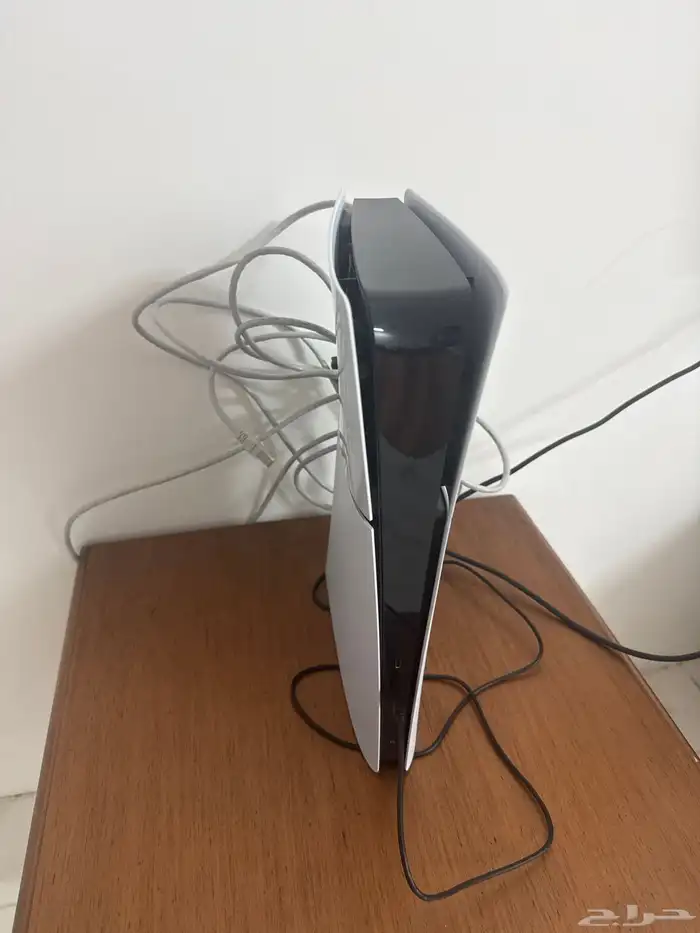 بلاستيشن 5 مع يد وحده استخدام شهرين 1