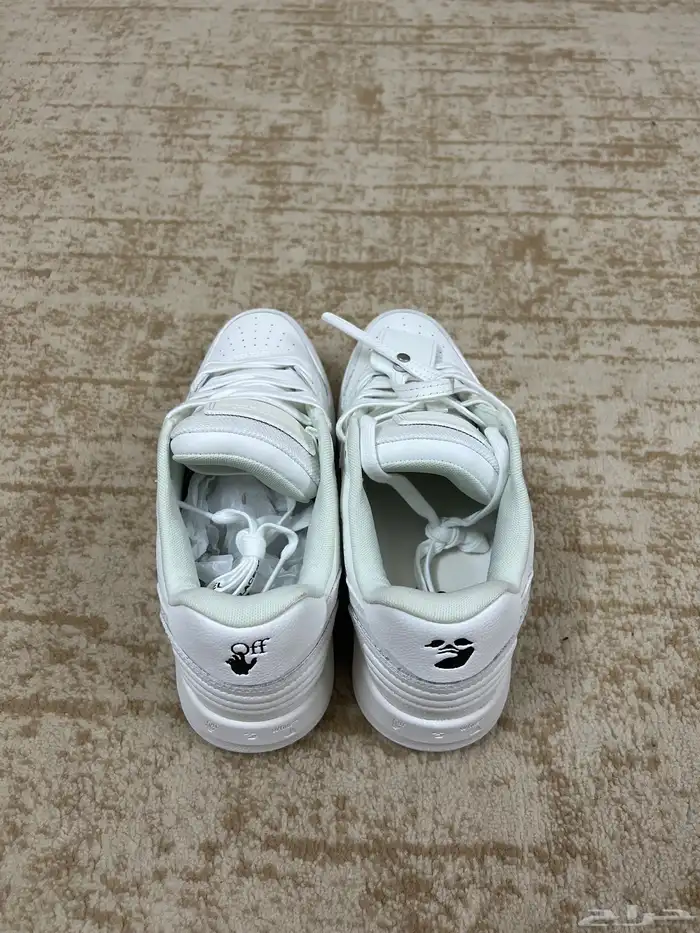 شوز اوف وايت اللون ابيض 2