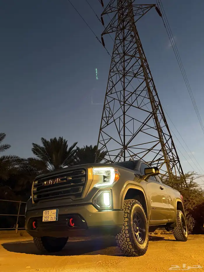 سييرا AT4 نظيف رمادي 33