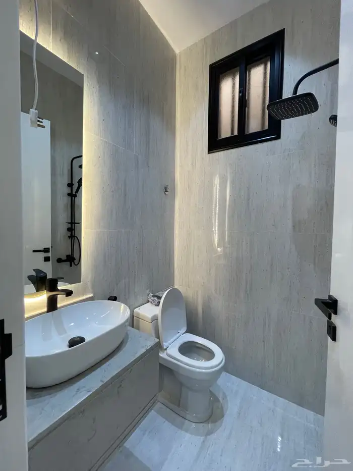 للبيع فيلا روف دورثانى مع ملحق من 770 الف مقابل نادى ضمك 18