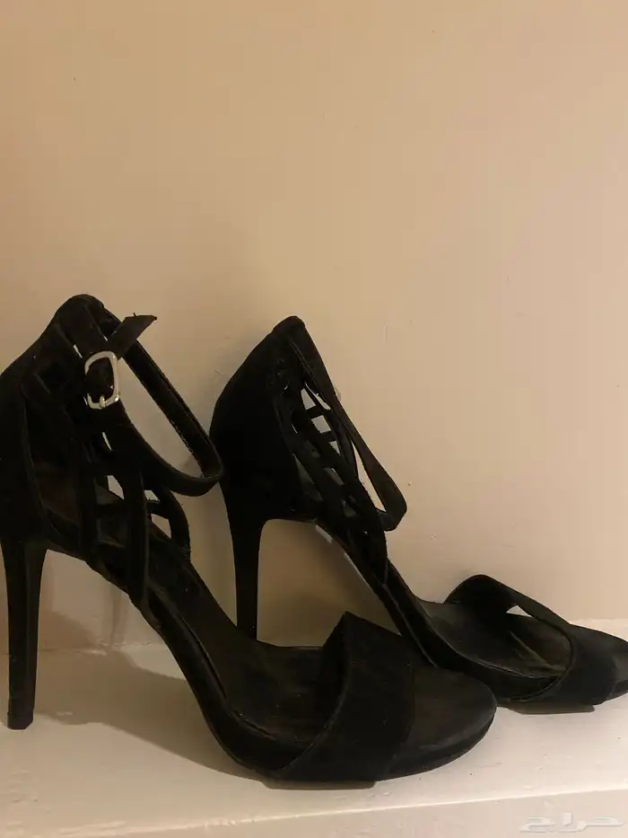 كعب اسود ناعم ماركه نيو لوك 2