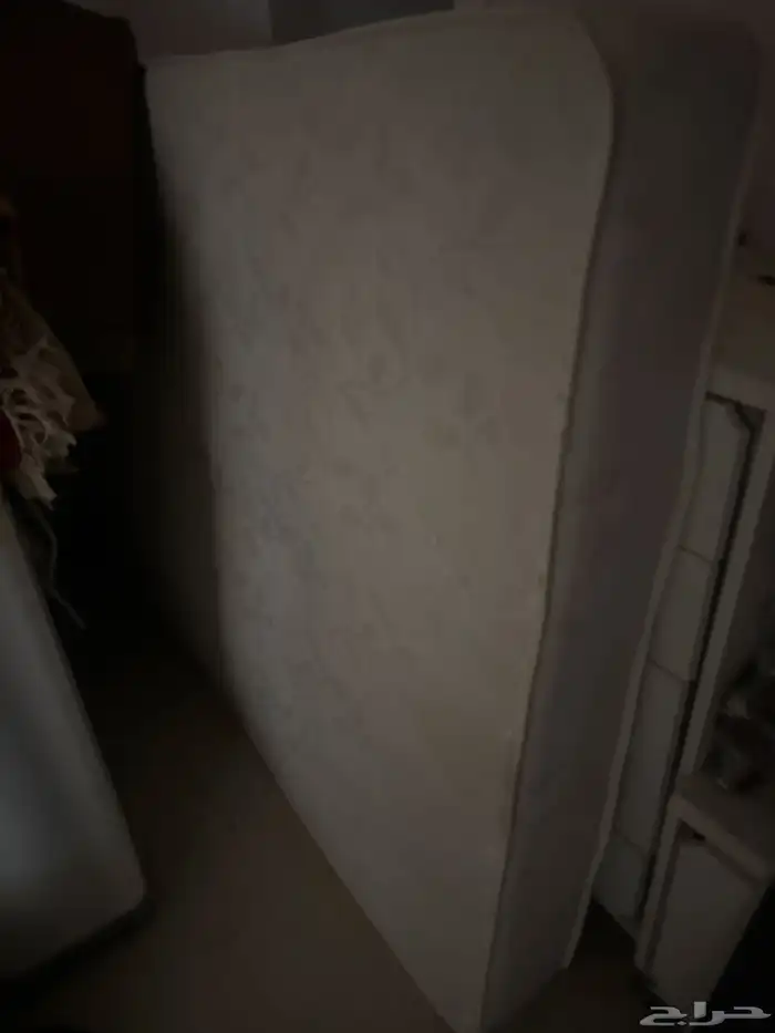 للبيع سرير وكومدينه 4