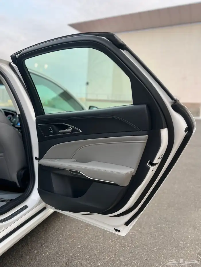 فورس تورس 2022 ابيض مخزن 16