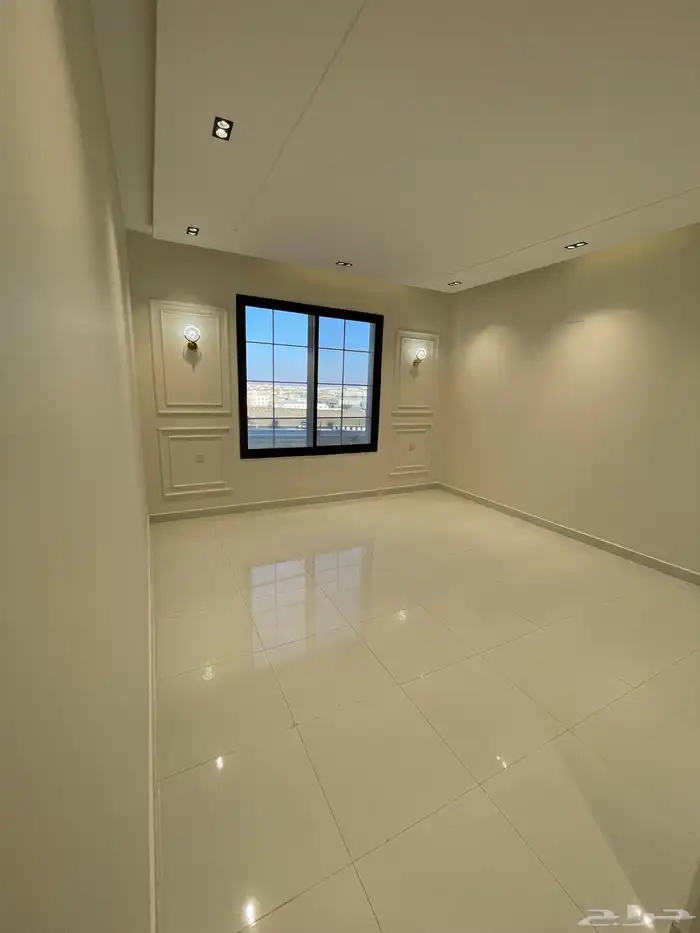 شقق ارضيه وعلويه تشطيب ممتاز واصل جميع الخدمات بحي المعارض 20