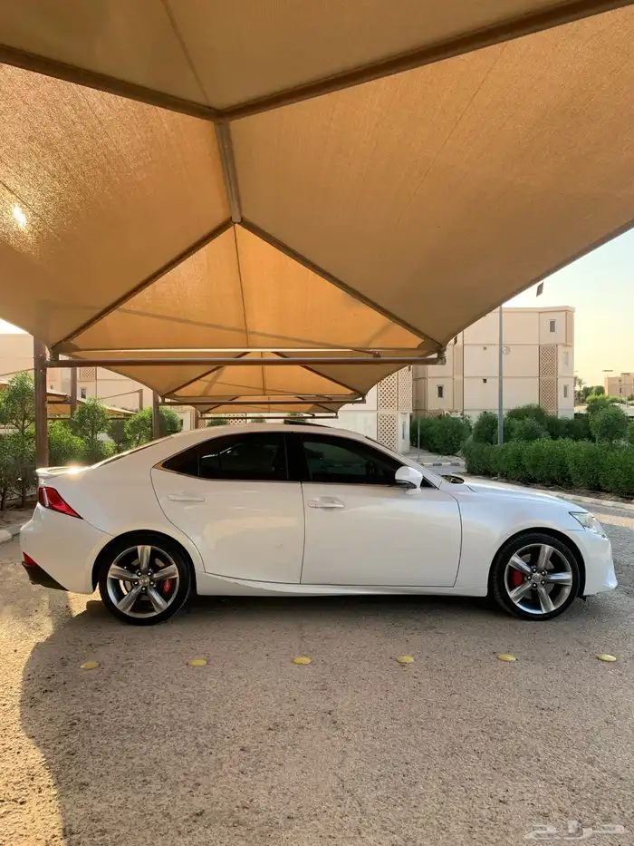 لكزس IS350 ممشى قليل 3