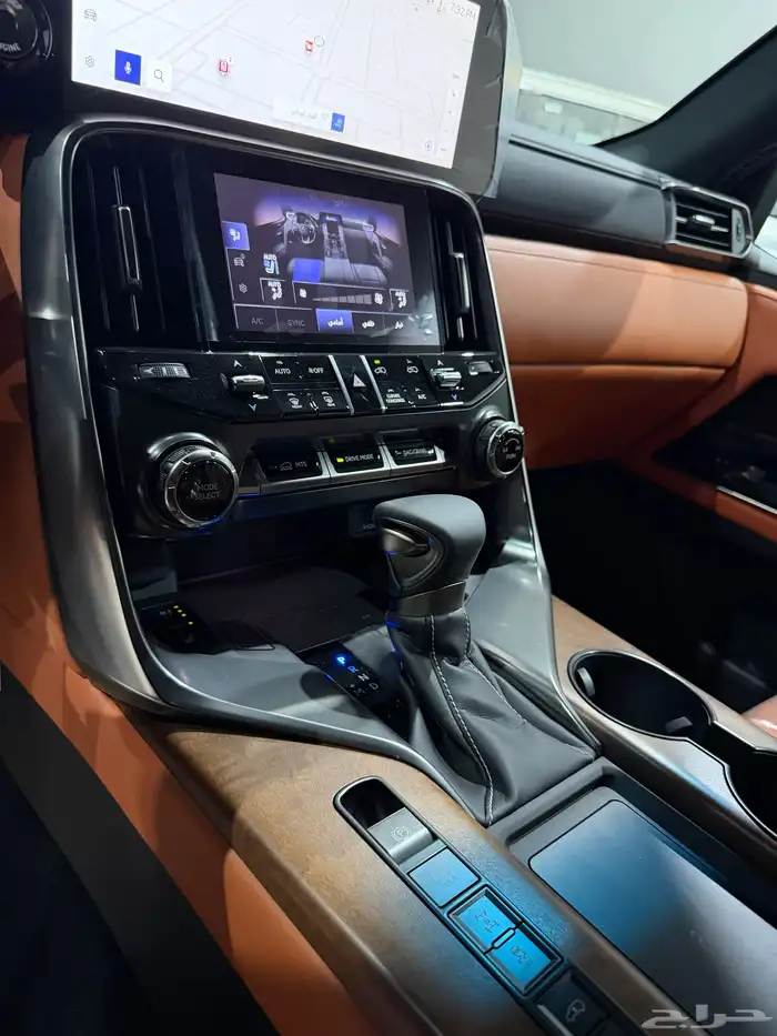 لكزس LX 600 بريمي VIP ابيض بلاك ادشن داخل - جملي نظام 50-50 12