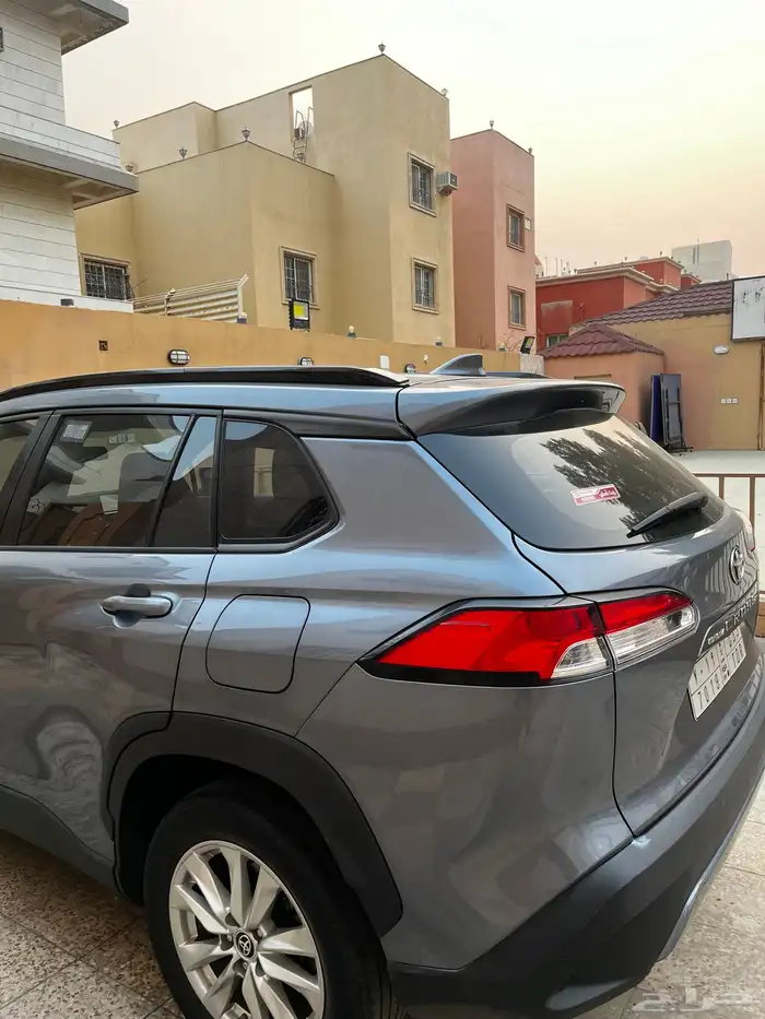 كورولا كروس 2023 نظيفة وشرط ممشى قليل 2