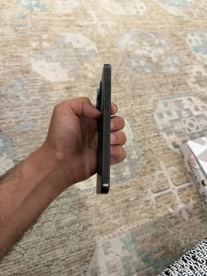 ايفون 15 بروماكس بحالة الجديد 7